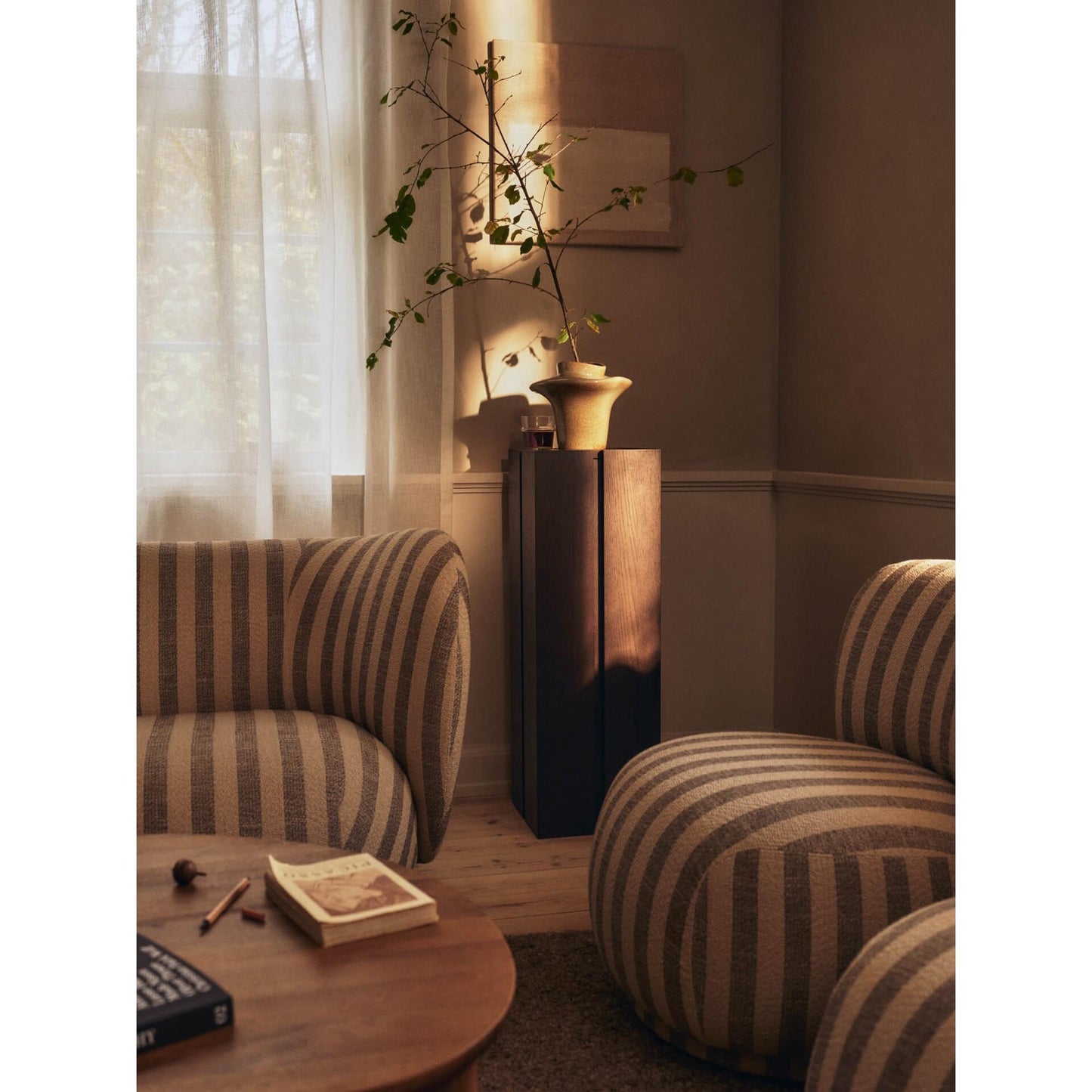 Ferm Living Evio Vase H22 Elm Green