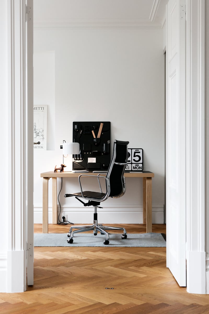 Aalto table 80A, birch
