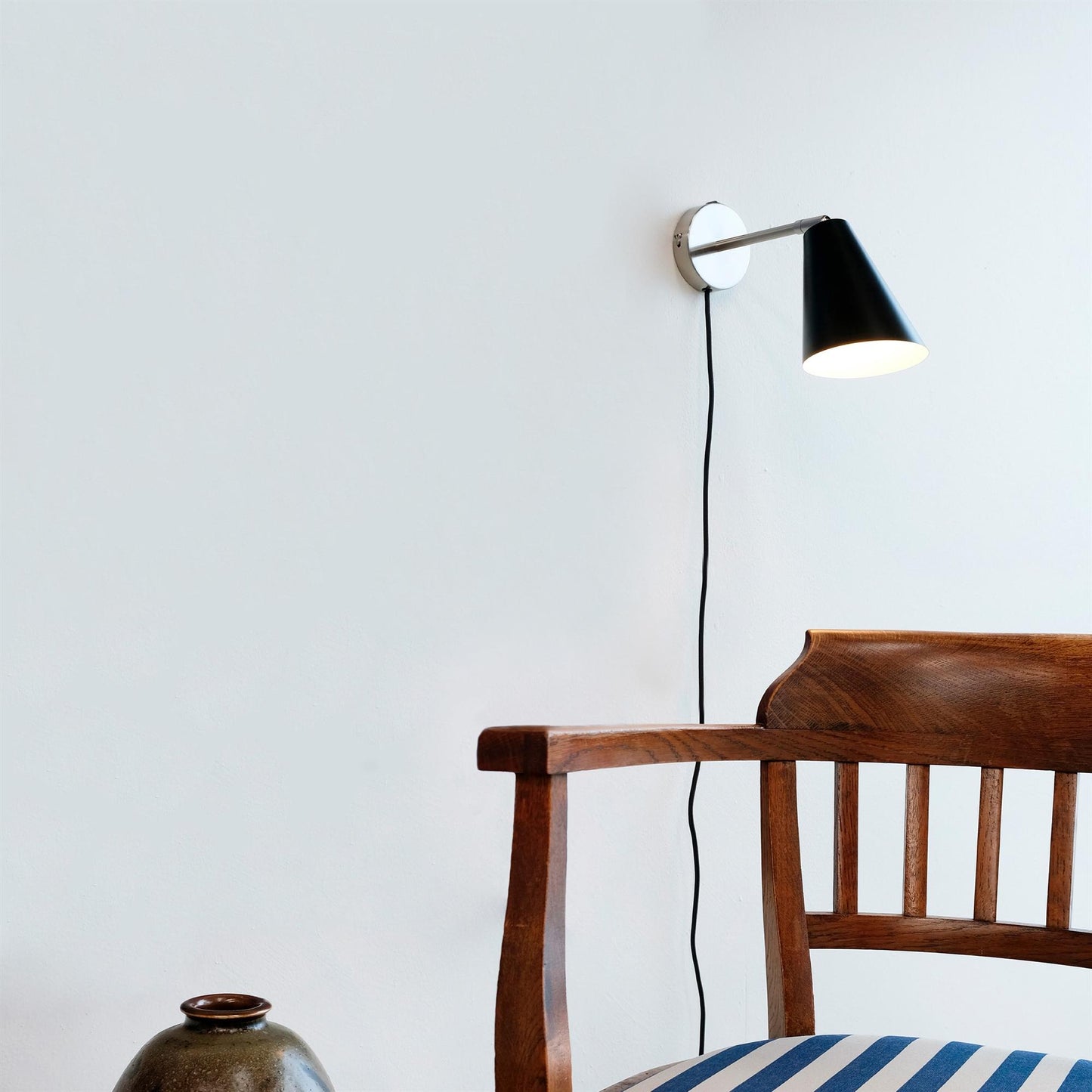 Dyberg Larsen Oswald Wall Lamp Black/ Steel