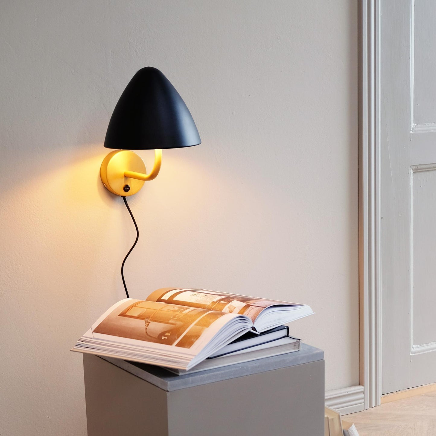 Dyberg Larsen Oulu Wall Lamp Black/ Brass