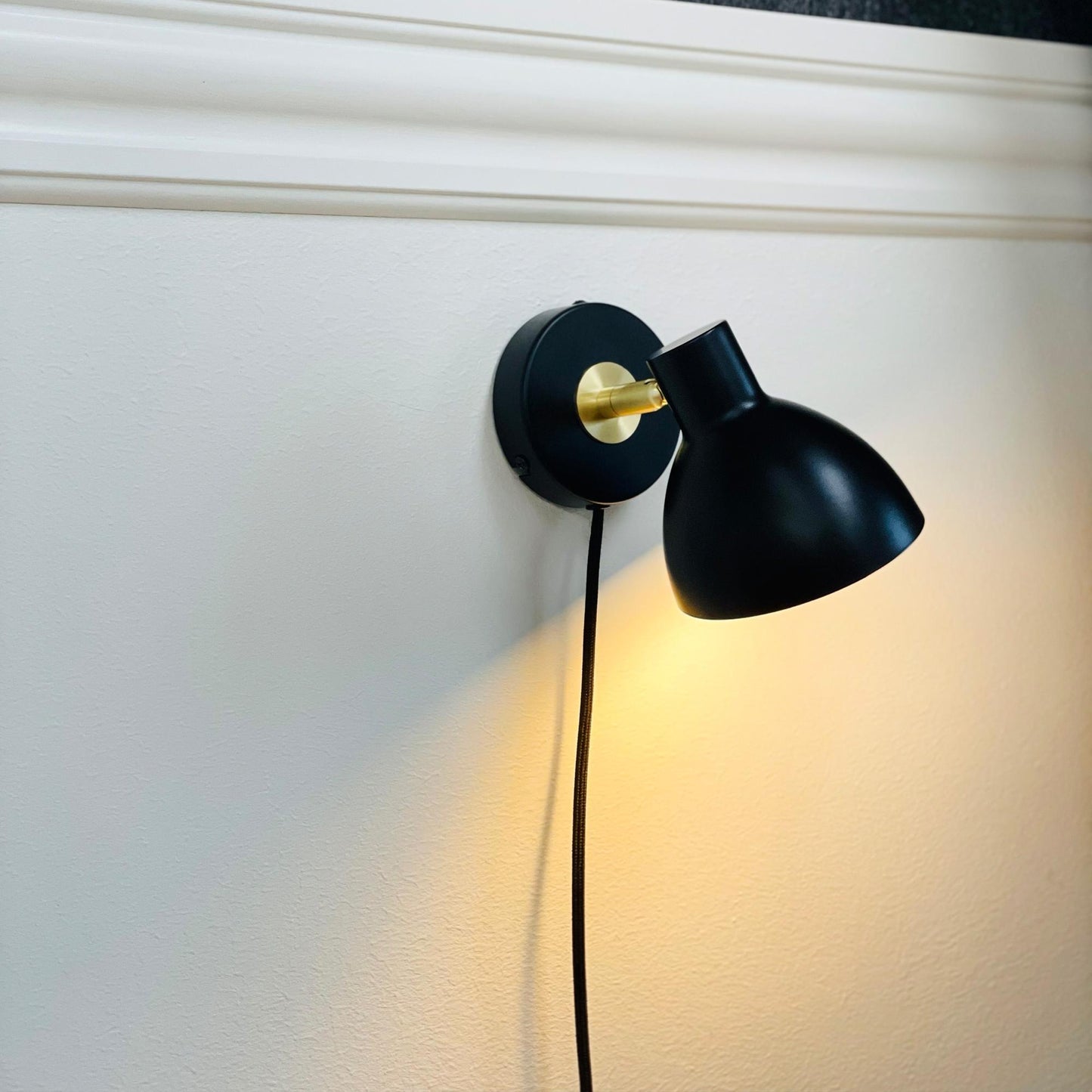 Dyberg Larsen Lilje Wall Lamp Black/ Brass