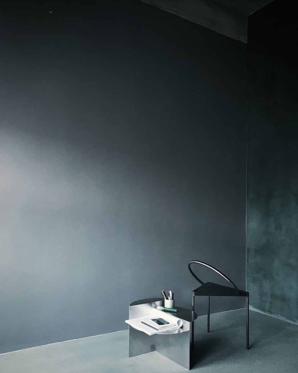 Rivet side table, aluminium