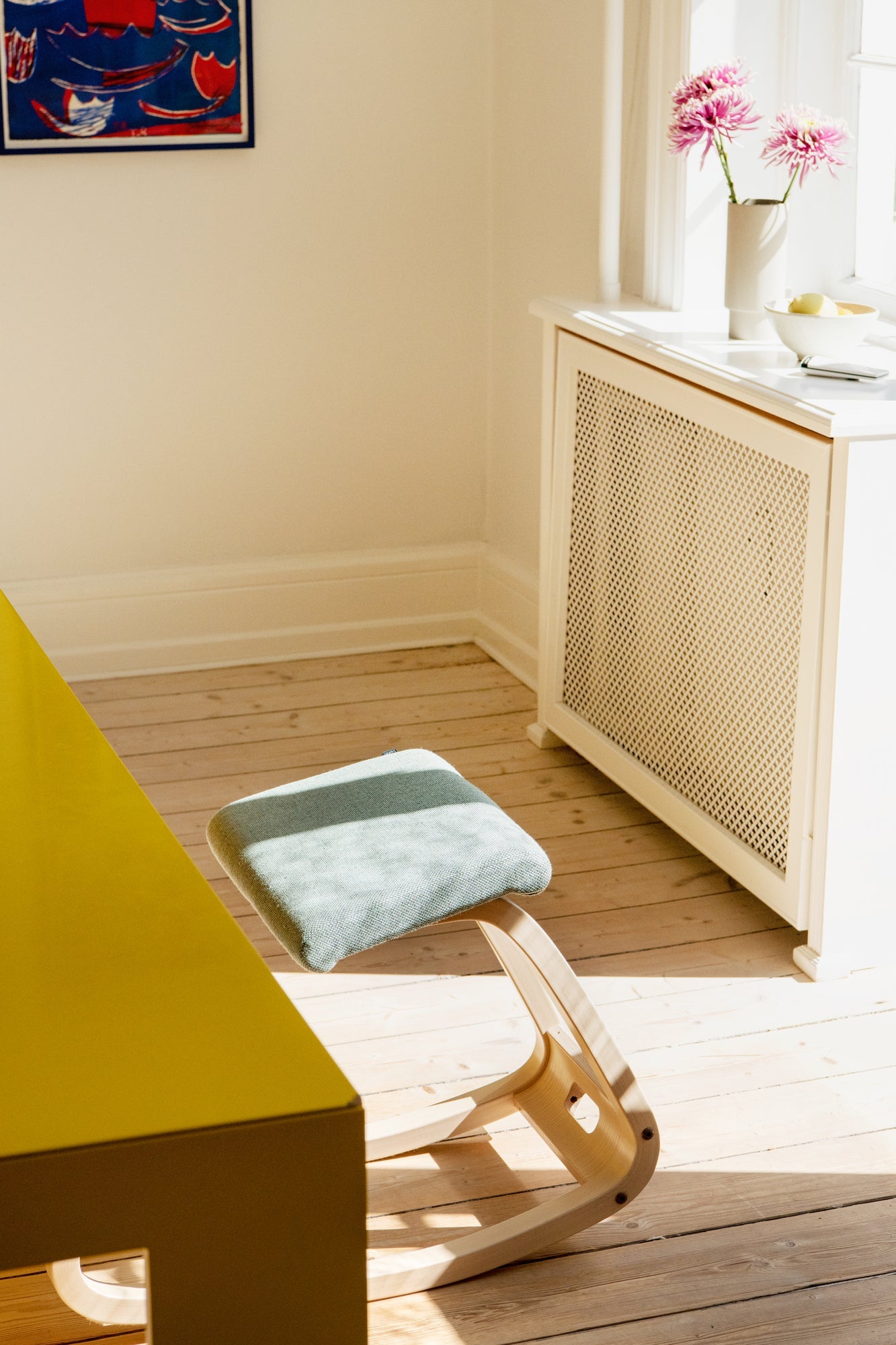 Variable kneeling chair, light brown ash - Re-Wool 868