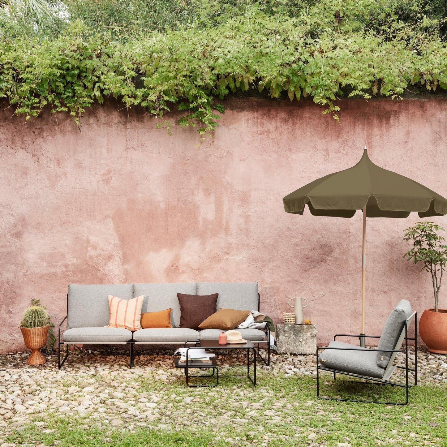 Ferm Living Desert 1-Seater Sofa Dark Sand/ Black
