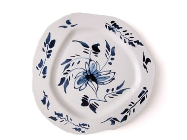 ENGLISH DELFT - Porcelain dinner plate