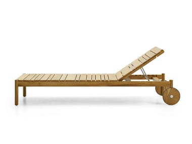 BARCODE - Recliner teak sun lounger with castors by Varaschin