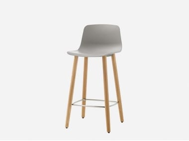VARYA - Polypropylene stool with footrest by Inclass