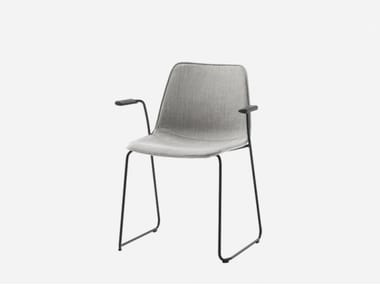 VARYA TAPIZ - Sled base fabric chair with armrests by Inclass