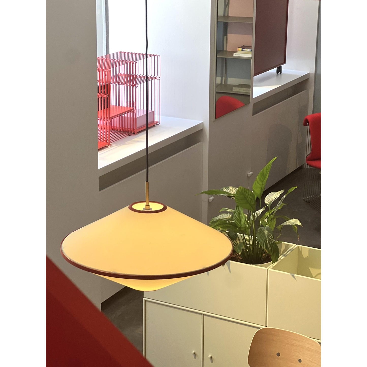 Edgeform Taft Pendant Ø52 Red/ Off-White