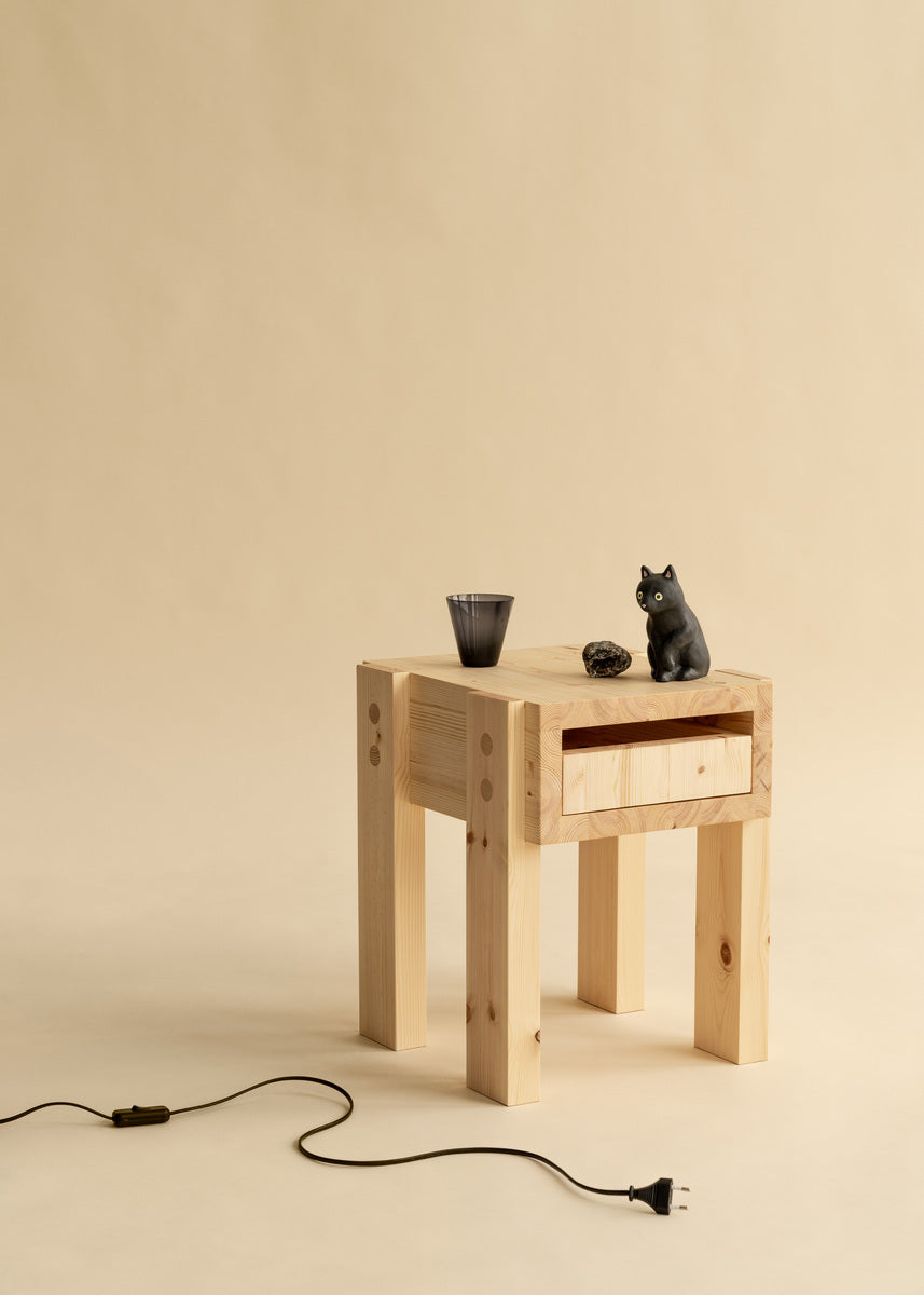 003 Stilts side table, pine