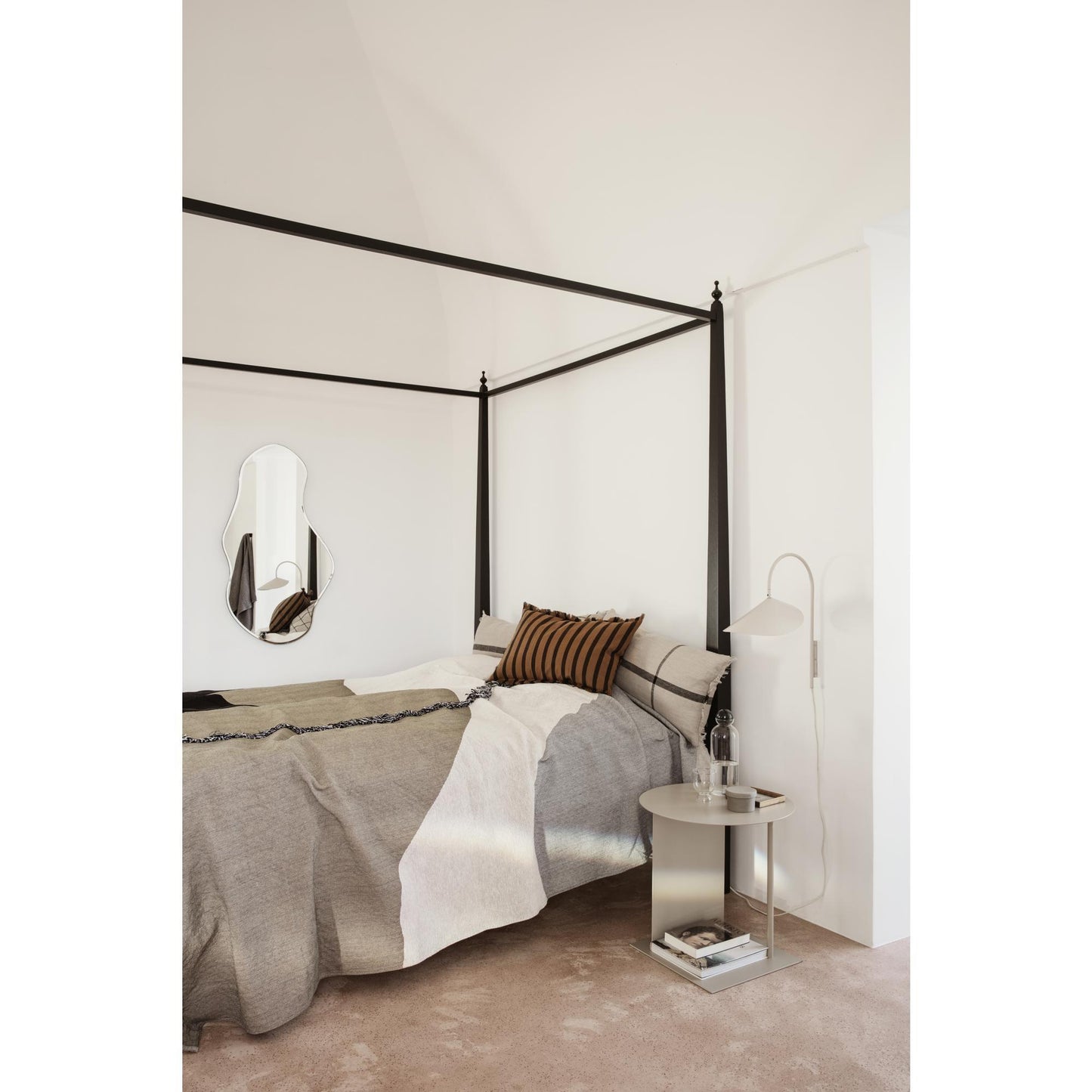 Ferm Living Arum Swivel Wall Lamp Black