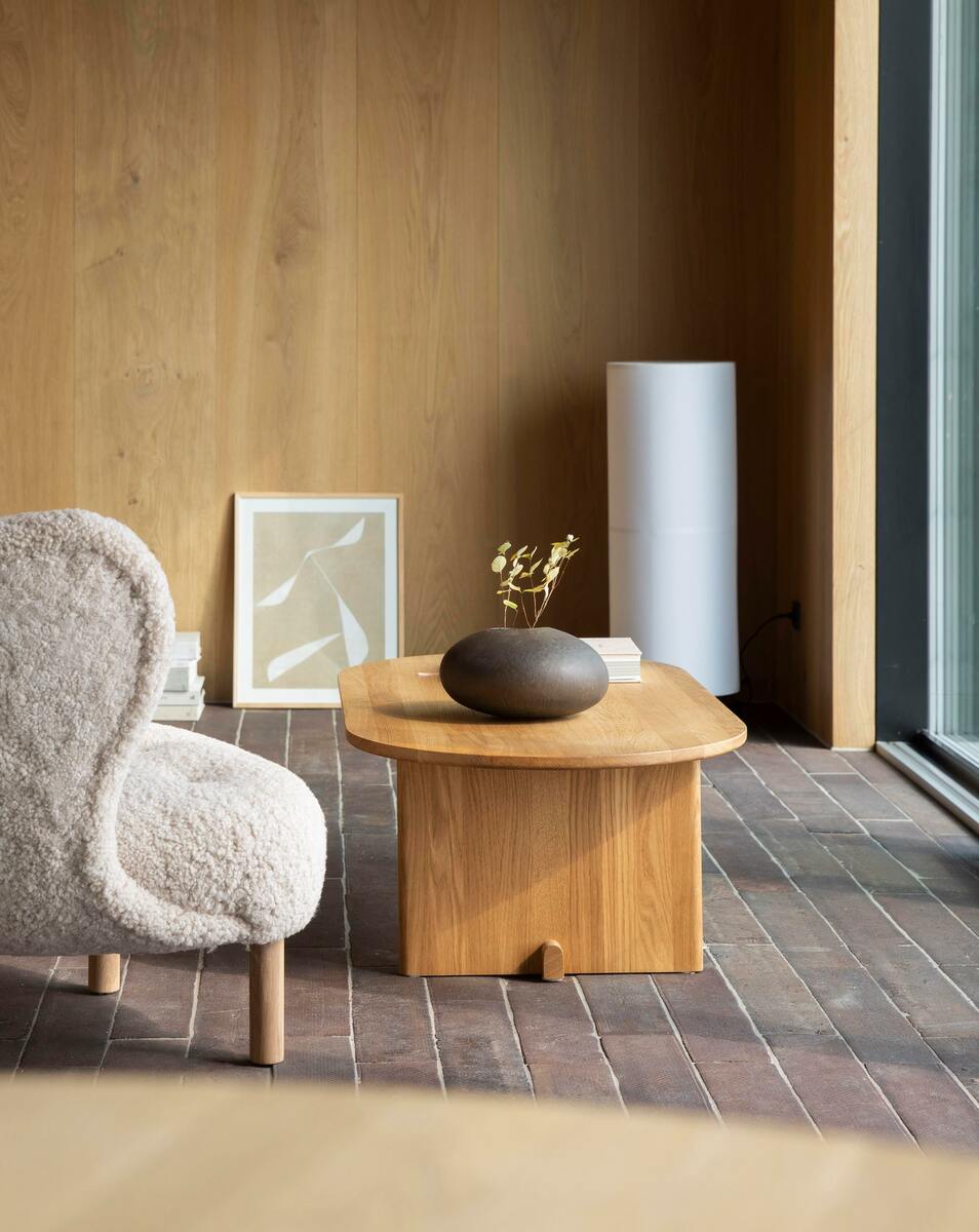 Koku coffee table, oval, lacquered oak