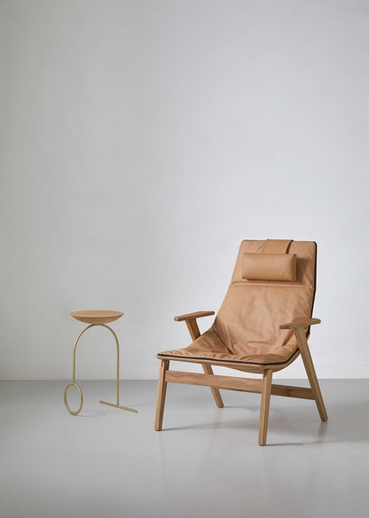Giro sculpture table, brass - matt oak
