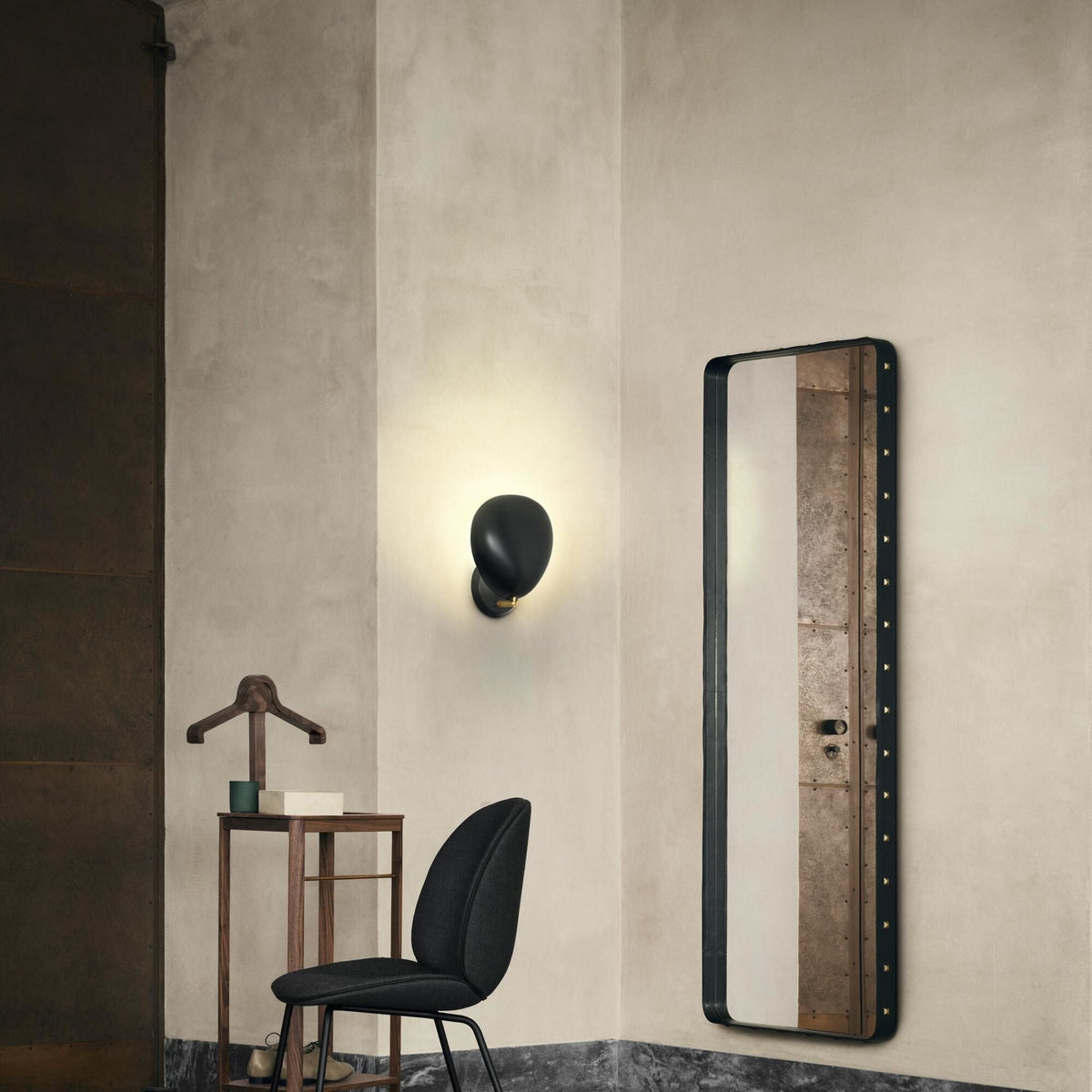 Cobra Wall Lamp Black