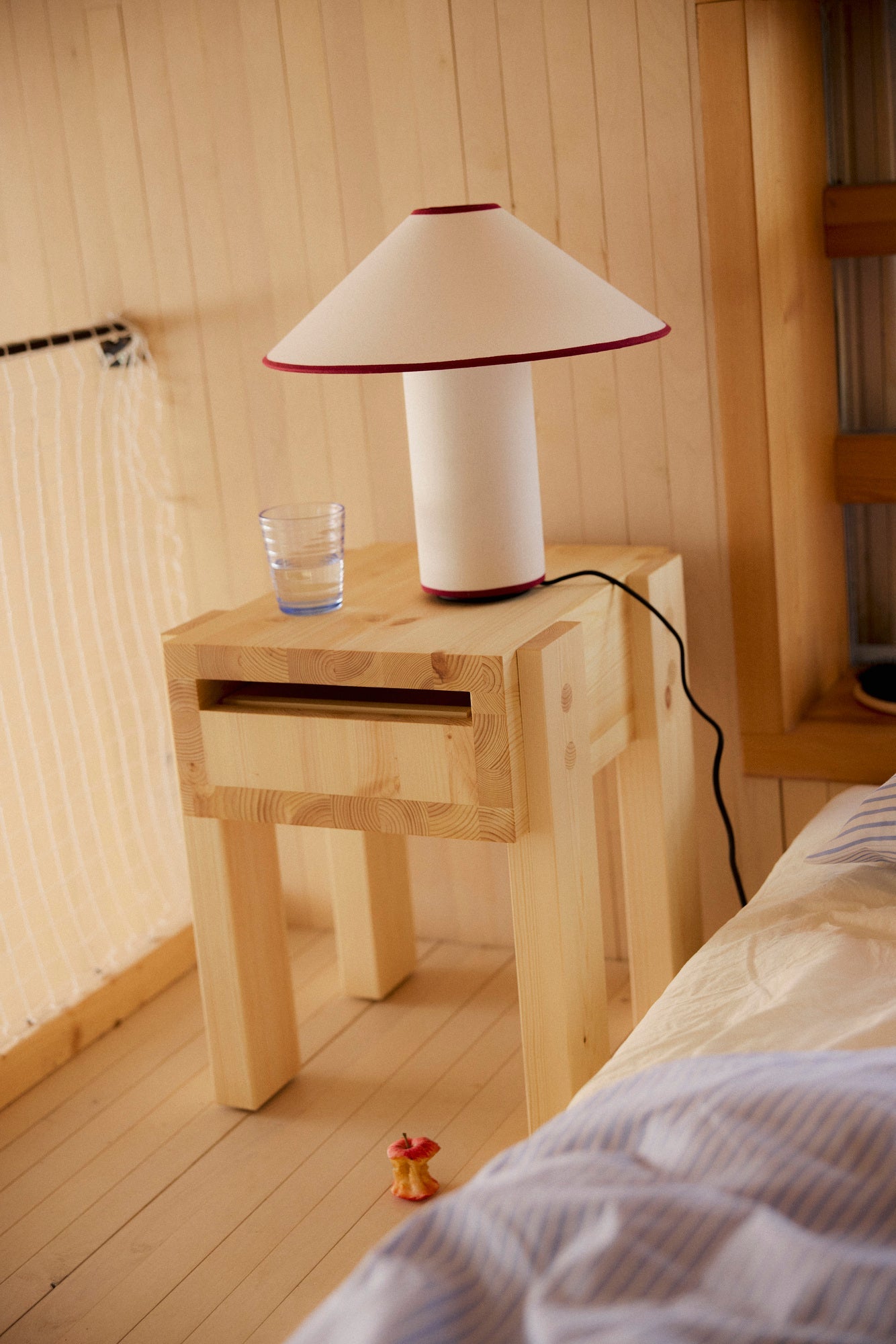 003 Stilts side table, pine
