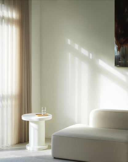 Bit side table, white