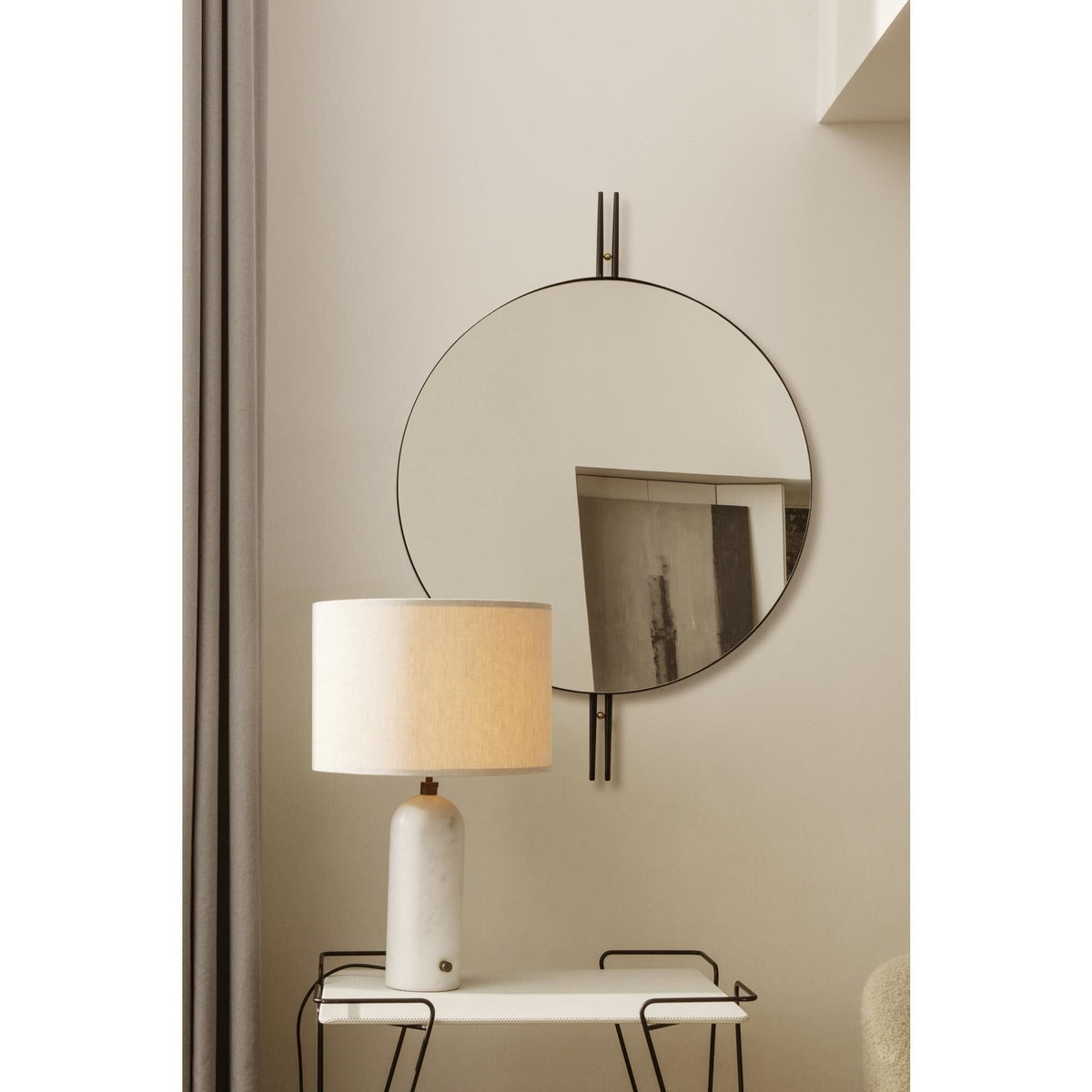 IOI Wall Mirror Round Black/ Brass Ø80 cm
