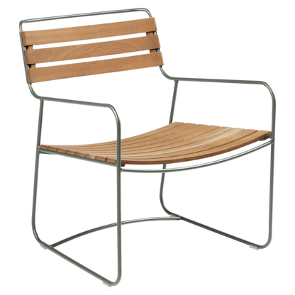 SURPRISING TEAK LOW ARMCHAIR by Fermob