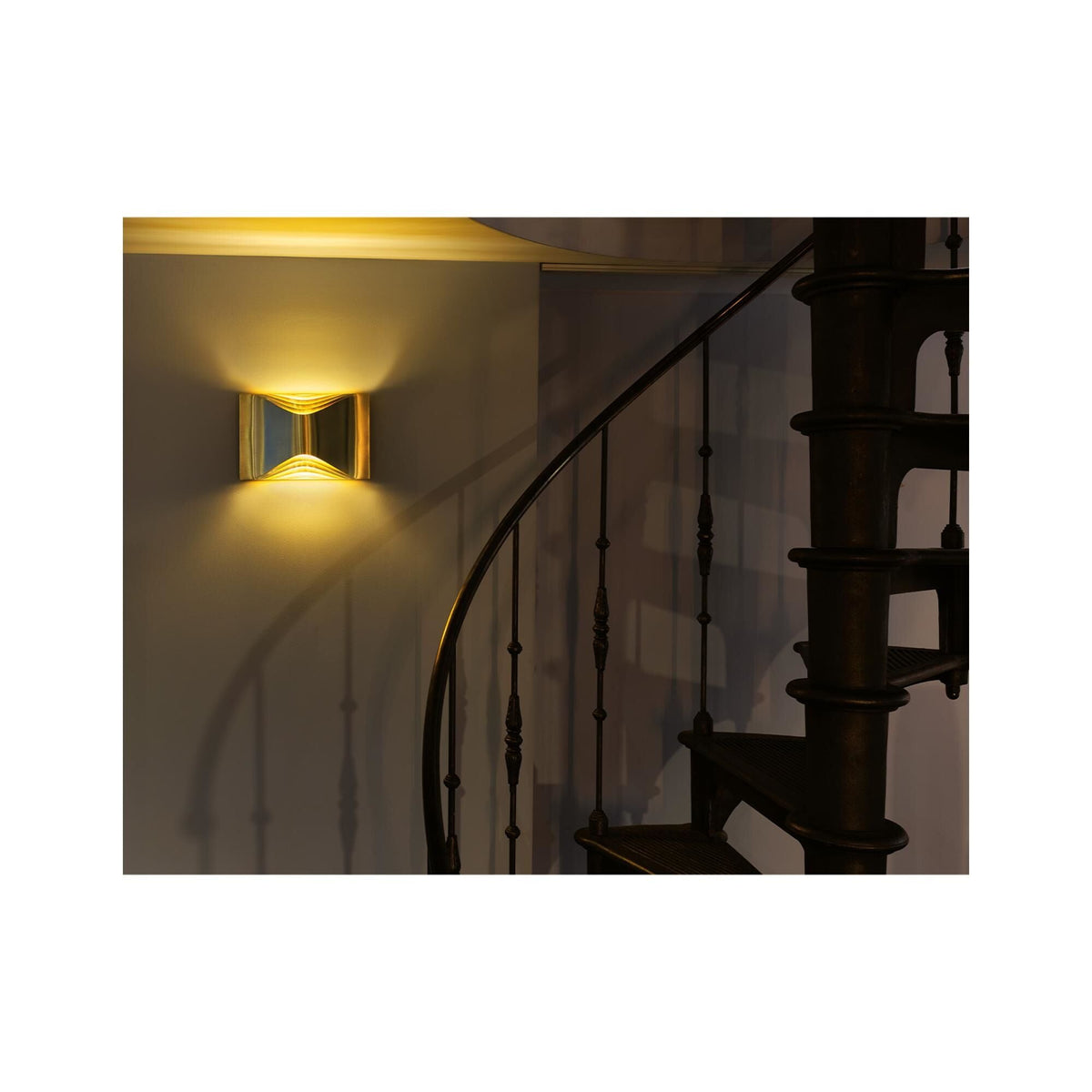 DCWéditions Respiro L Wall Lamp Gold