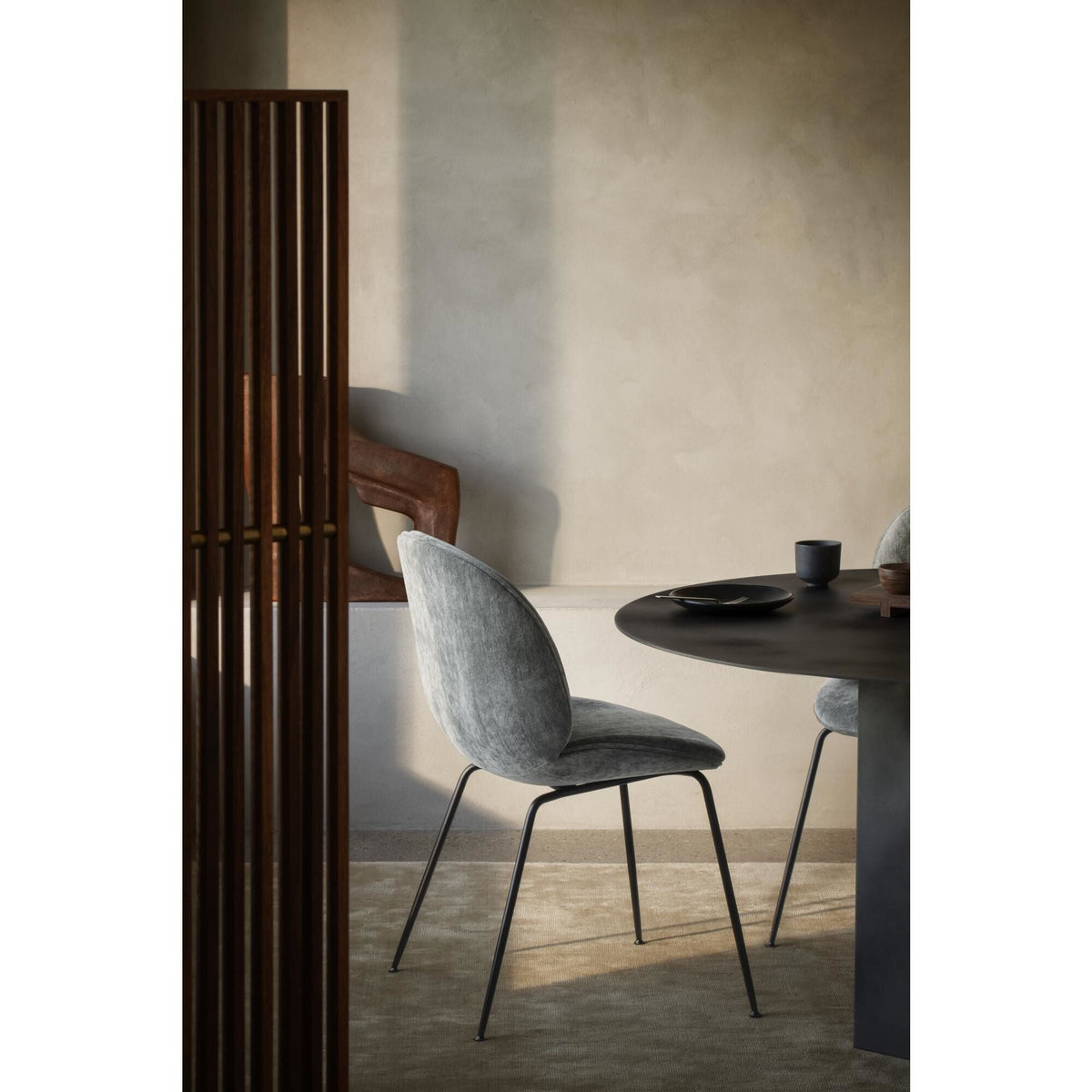 Beetle Dining Chair Around Bouclé 023