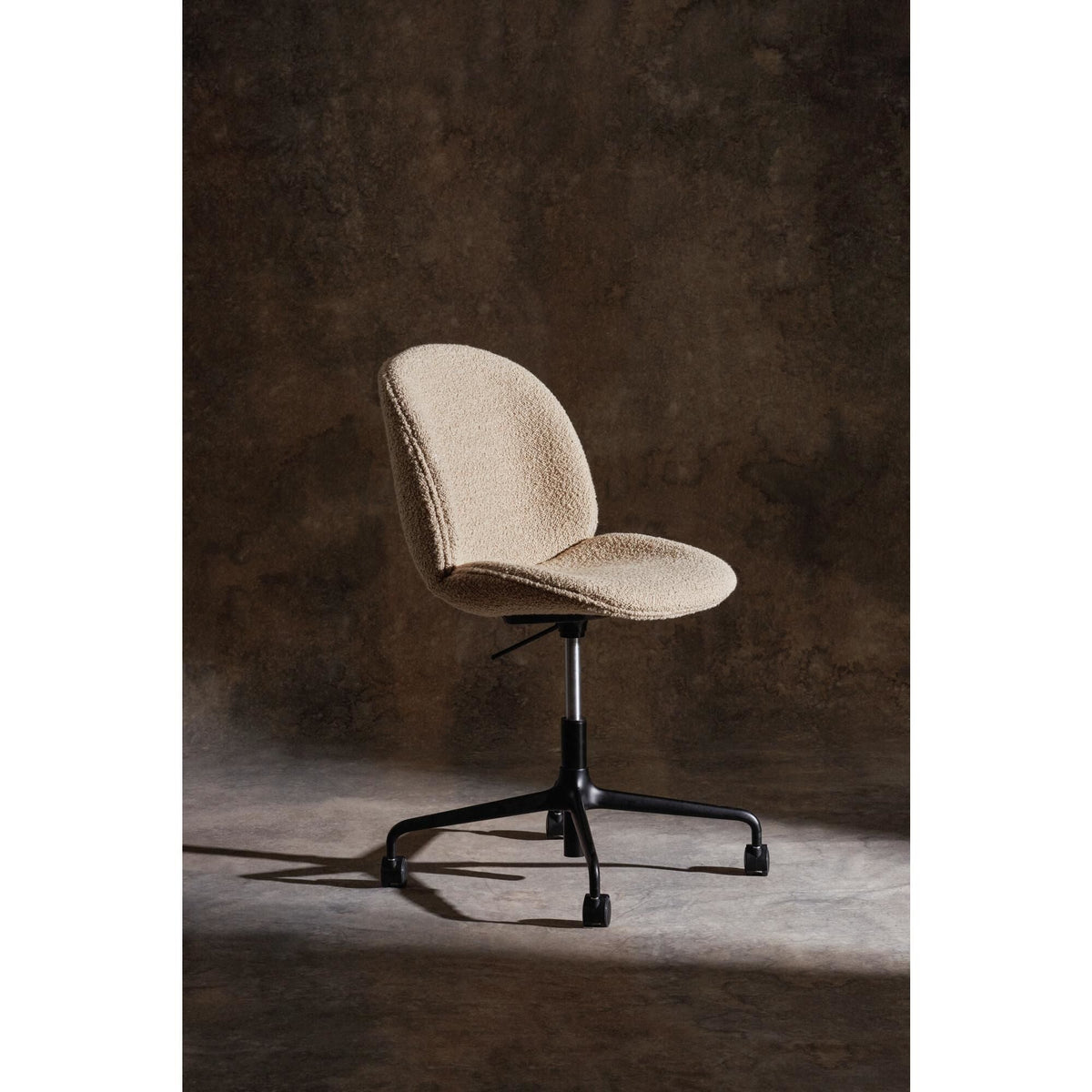 Bat Office Chair Upholstered Front Matt Black/905 Dune