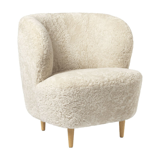 Stay Lounge Chair Upholstered In Sheepskin Moonlight With Oak Base