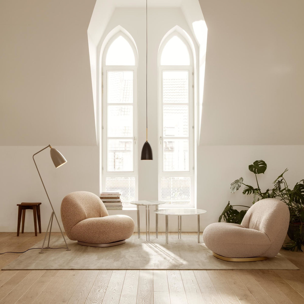 Pacha Armchair Mumble 10 With Base In Pearl Gold