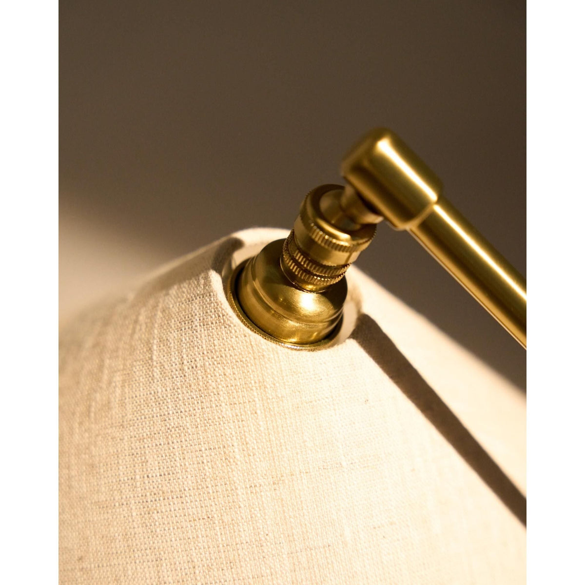 Gräshoppa Table Lamp Brass/ Canvas