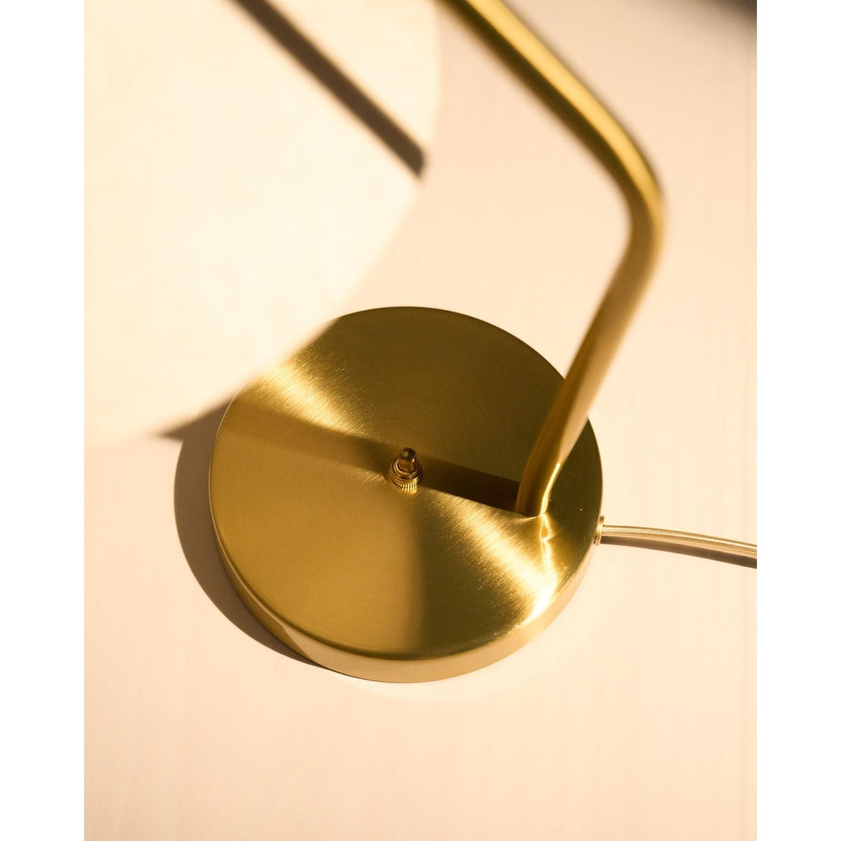 Gräshoppa Table Lamp Brass/ Canvas