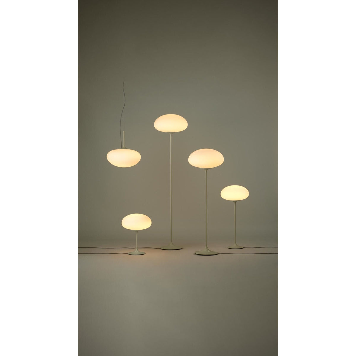 Stemlite Floor lamp H150 Black Chrome/Opal