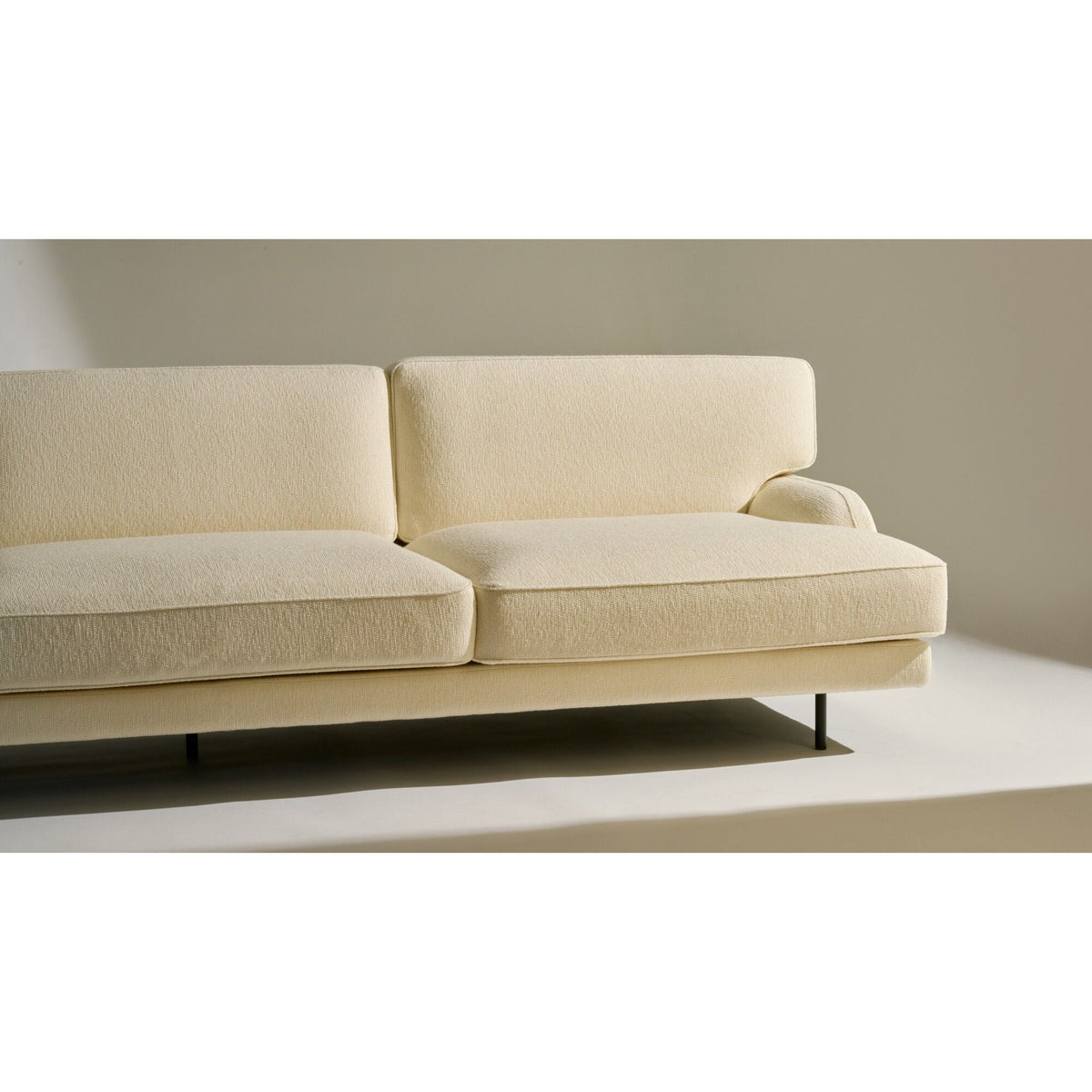 Flaneur 2-Seater Sofa Black/ Bouclé 001