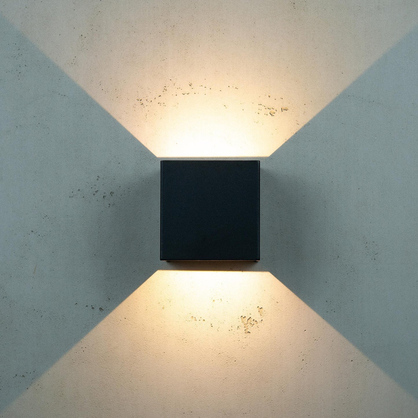 Dyberg Larsen Venus Wall Lamp Outdoor Black