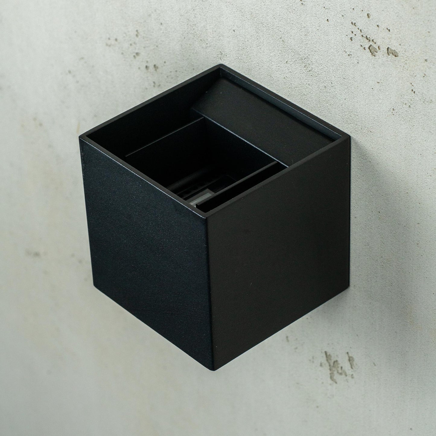Dyberg Larsen Venus Wall Lamp Outdoor Black