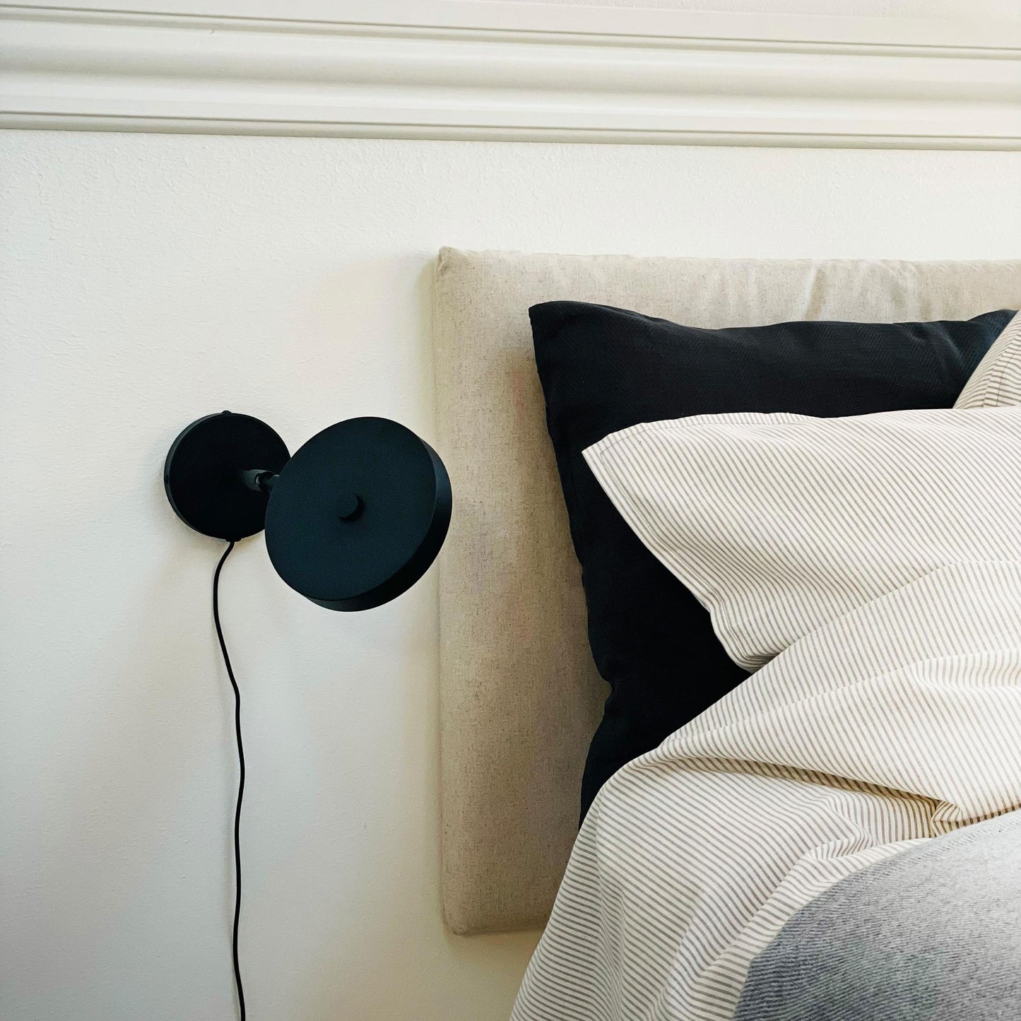 Dyberg Larsen Starlight Wall Lamp Black