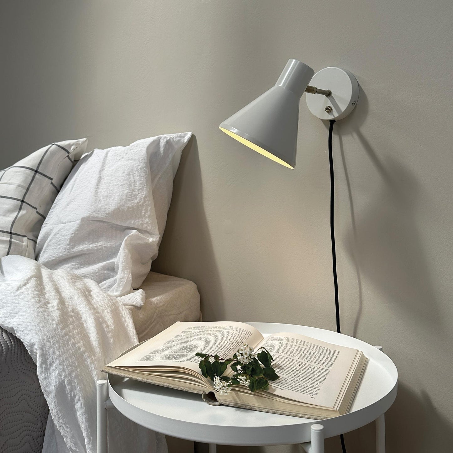 Dyberg Larsen Sleep Wall Lamp Kit White