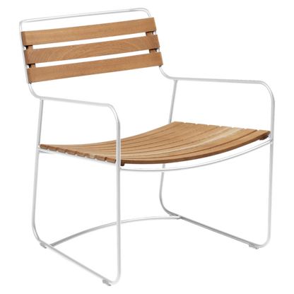 SURPRISING TEAK LOW ARMCHAIR by Fermob