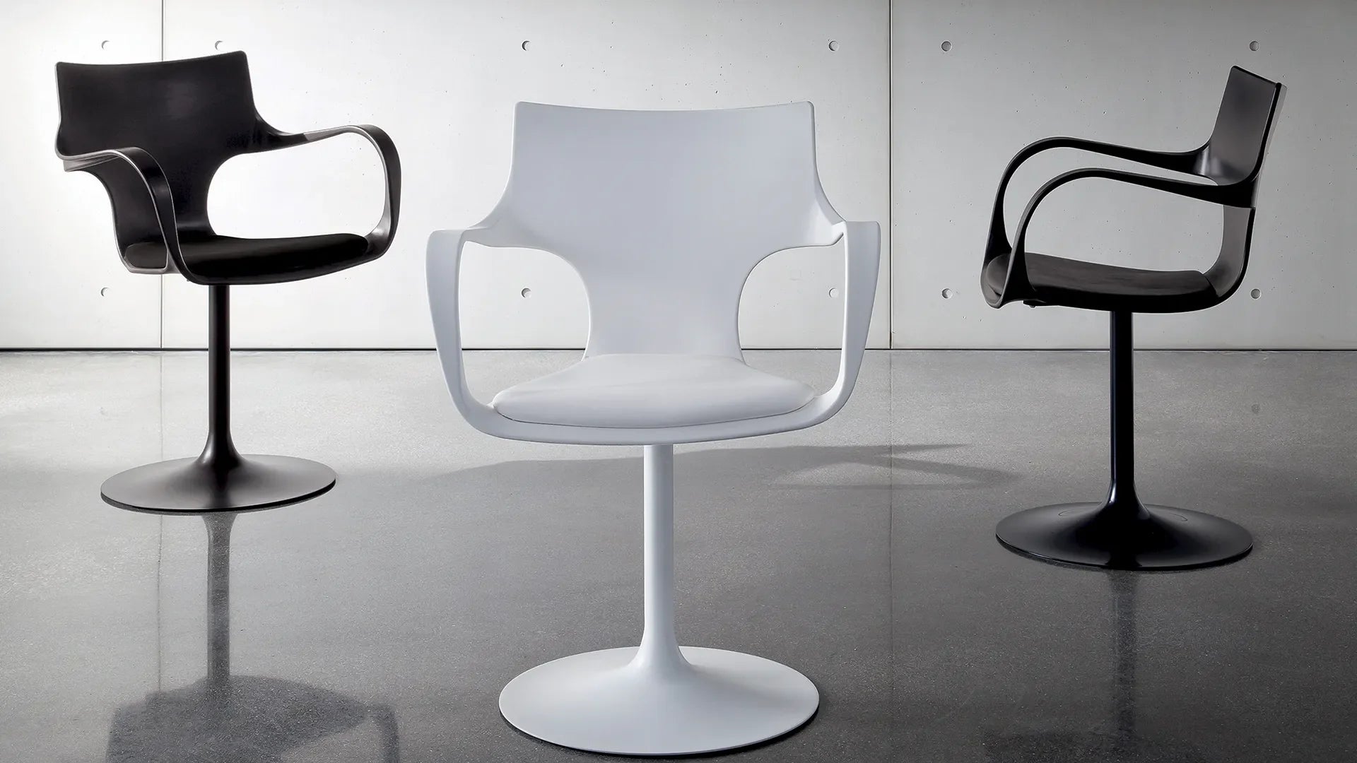 FLÛTE GIREVOLE - Sovet Italia Swivel Chair
