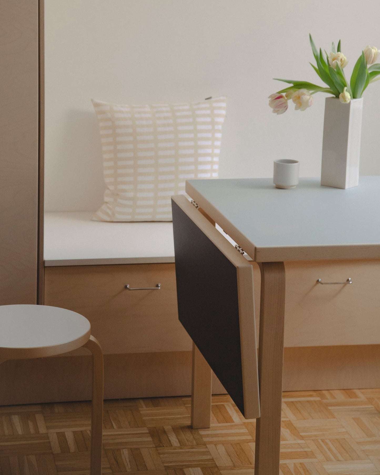 Aalto foldable table DL81C, birch -vapour/smokey blue linoleum
