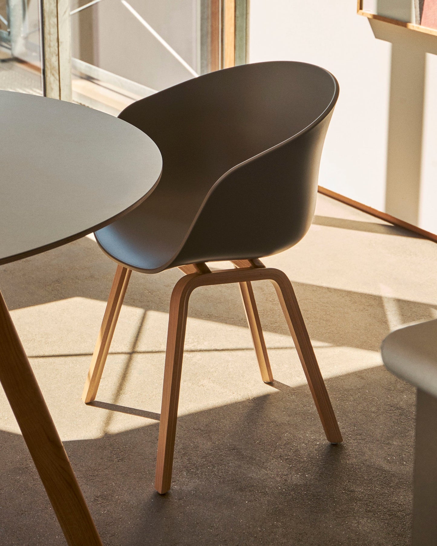 CPH25 2.0 table, 140 cm, lacquered oak - white laminate