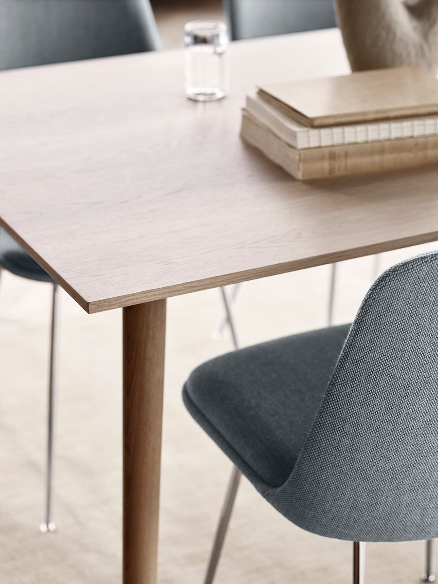 In Between SK5 table, 90x200 cm, lacquered oak