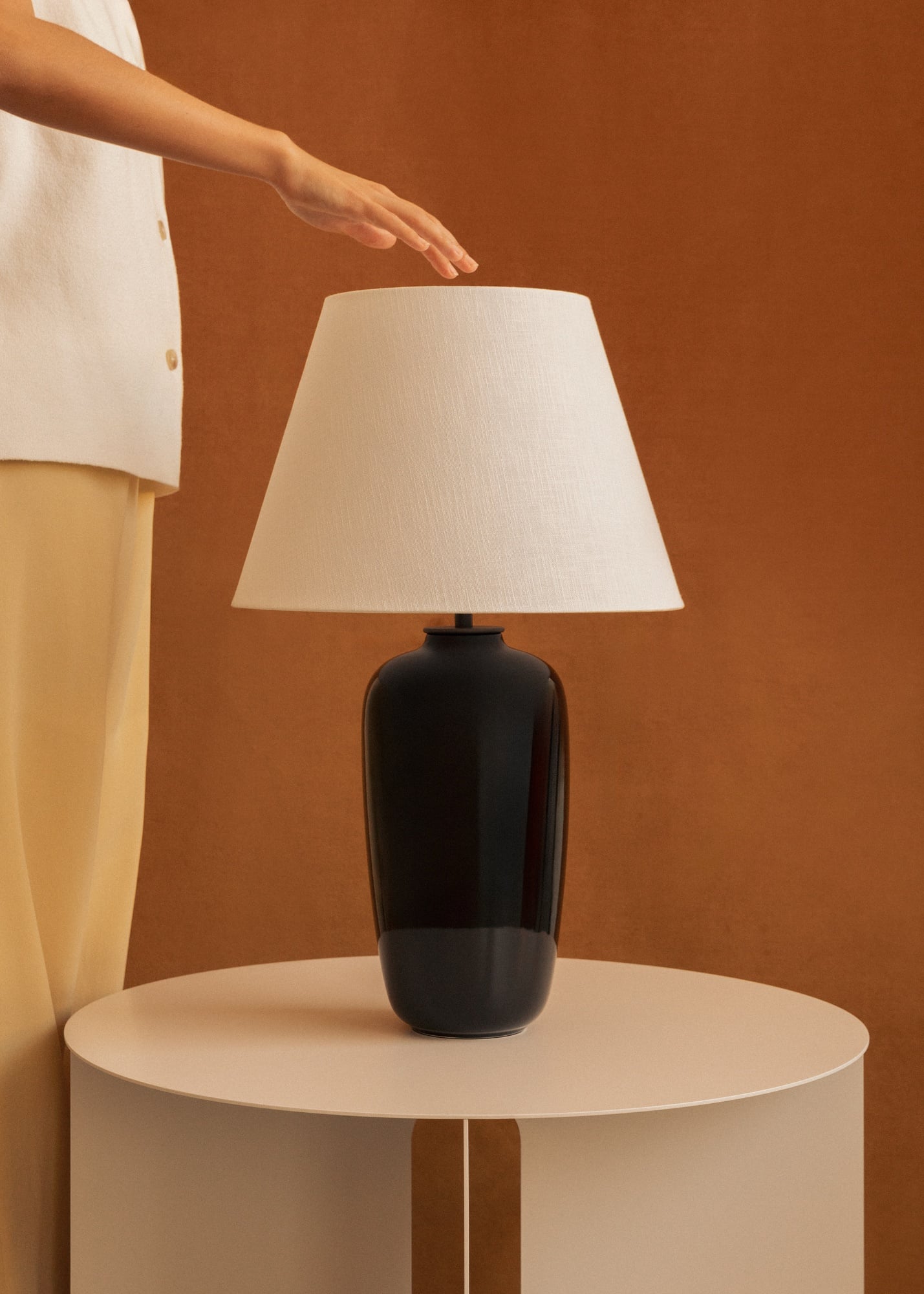 Androgyne side table, 40 cm, white