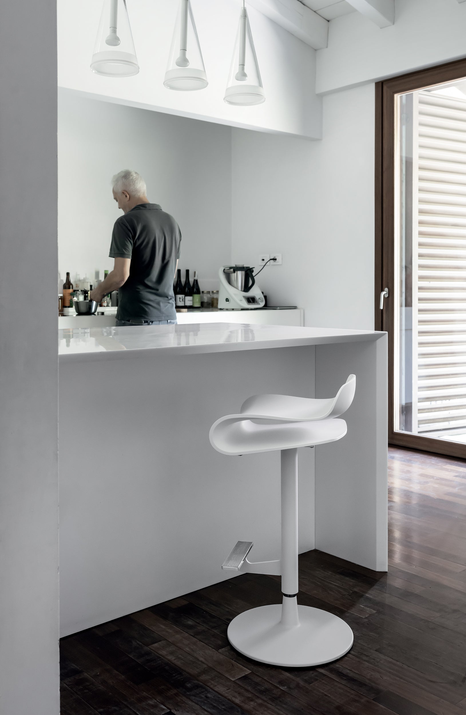 Kristalia BCN Swivel stool