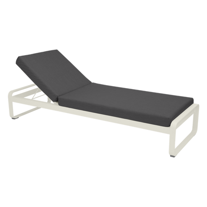 BELLEVIE PREMIUM SUNLOUNGER by Fermob