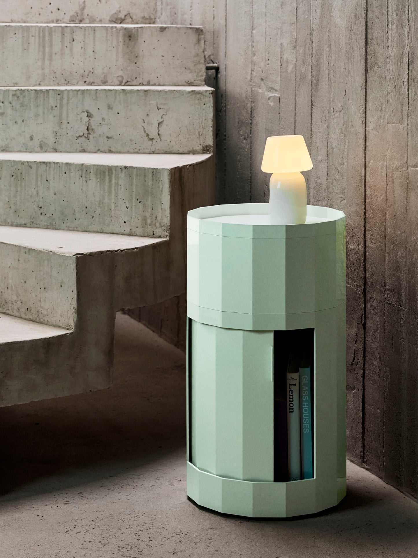 Facet cabinet incl. feet and castors, high, soft mint