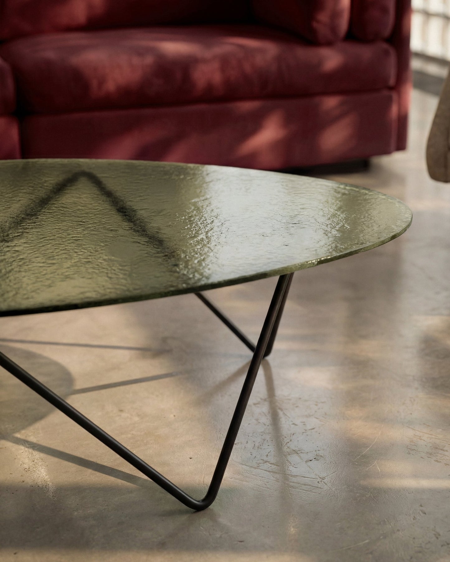 Pedrera coffee table, black - bronze structured glass