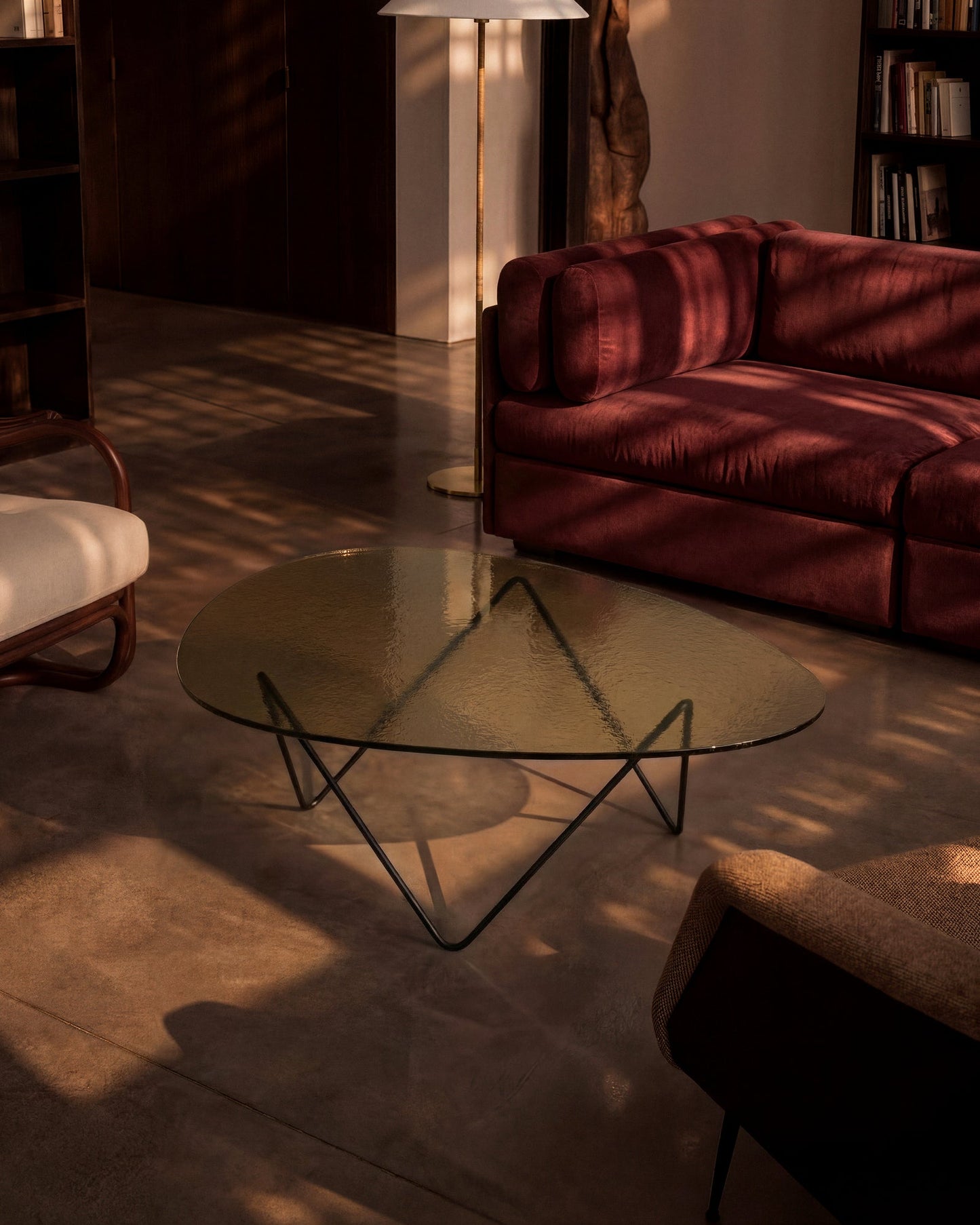 Pedrera coffee table, black - bronze structured glass