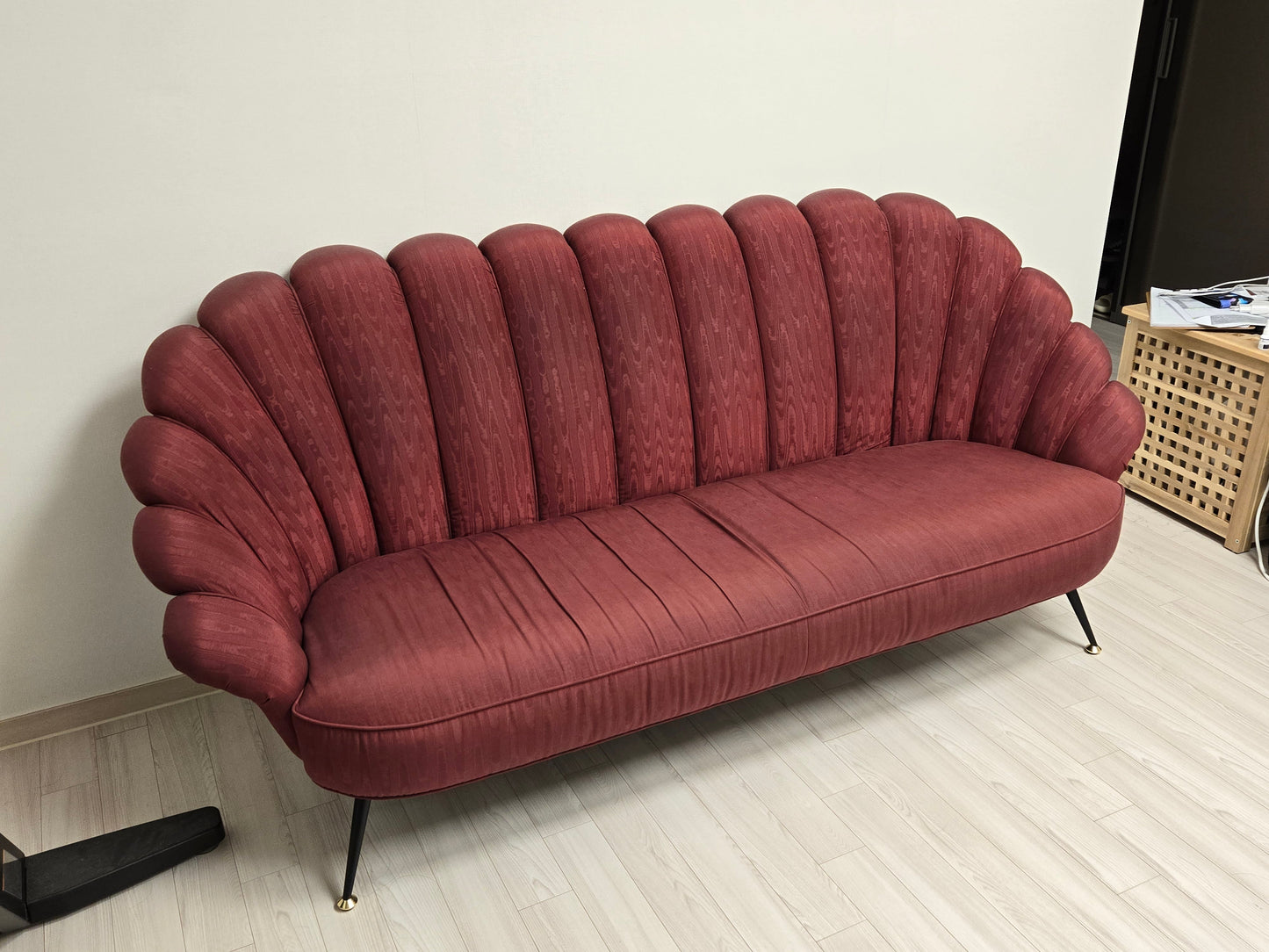 [Domestic Stock] (USED/Signs of Use) Gucci Boucle Sofa