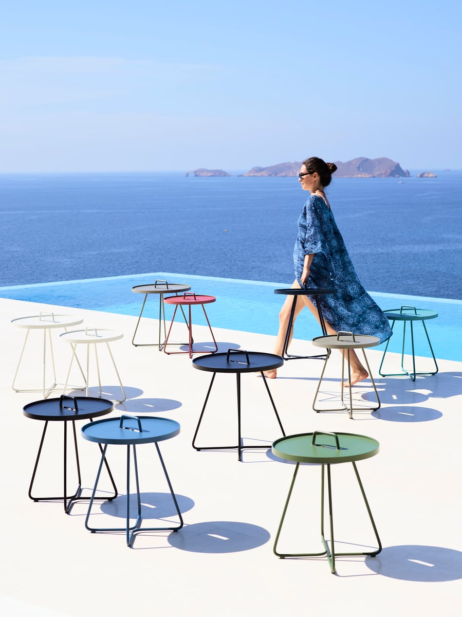 On-the-move table, small, black