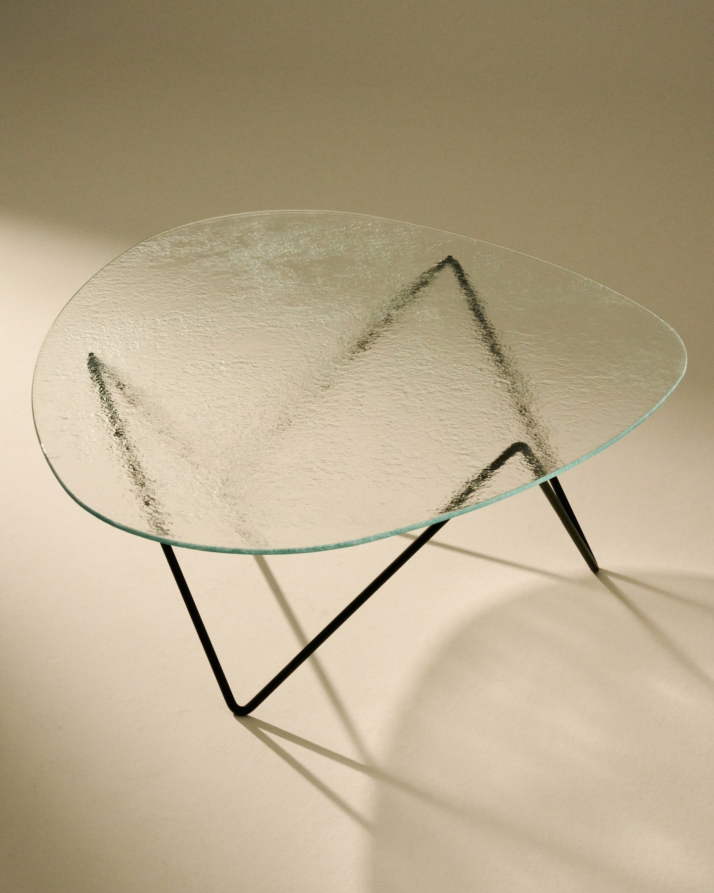Pedrera coffee table, black - transparent structured glass