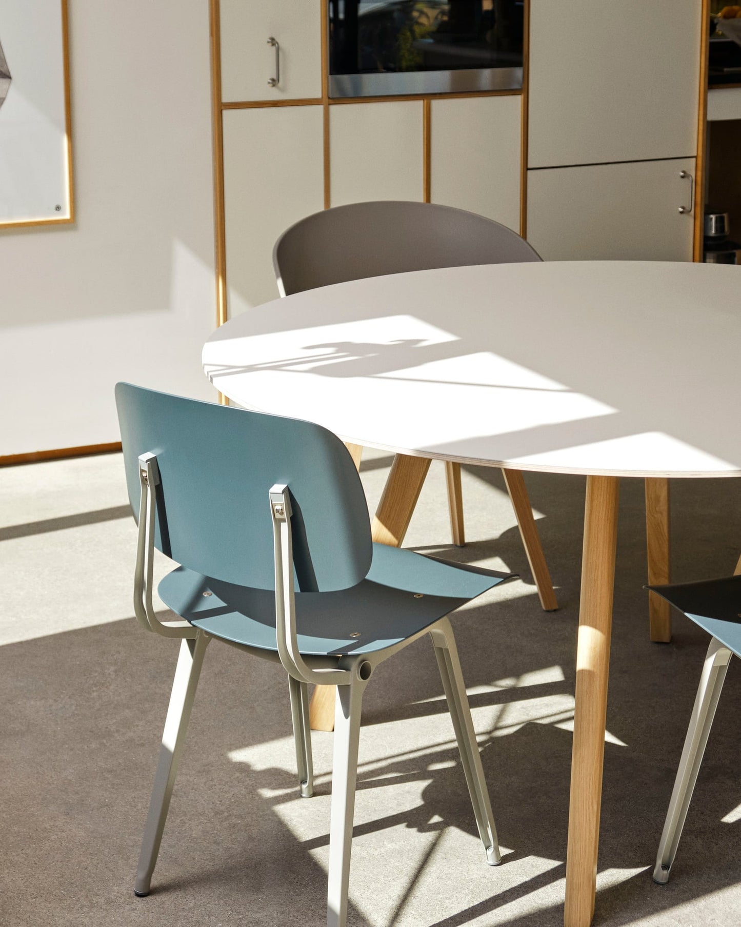 CPH25 2.0 table, 140 cm, lacquered oak - white laminate